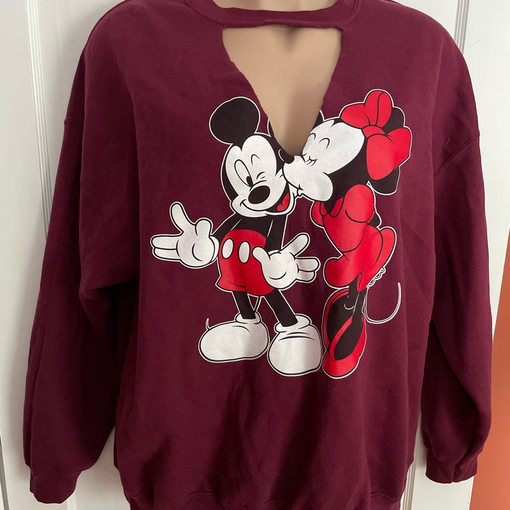 Disney sweatshirt with open top. Size 2xl.